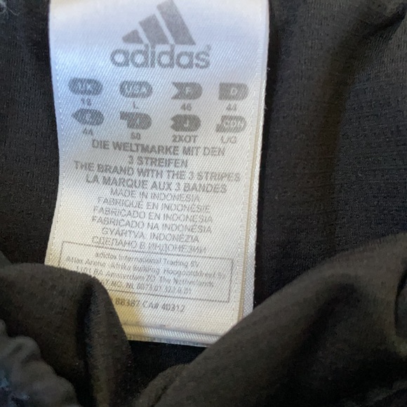 Adidas Retro Shorts Size Large - Picture 6 of 7